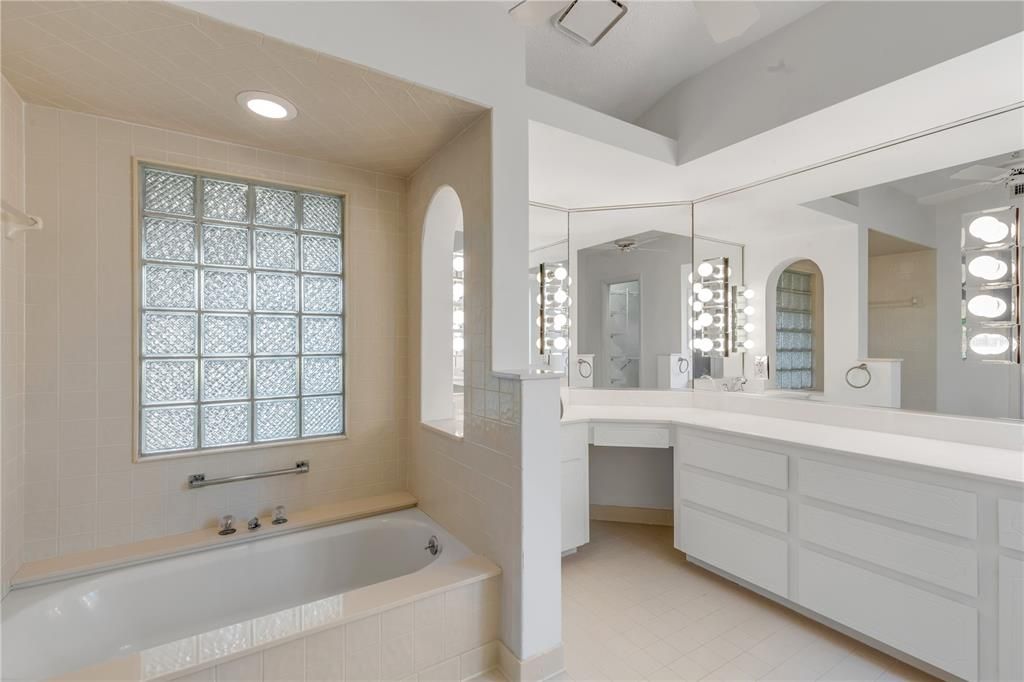 En Venta: $350,000 (2 camas, 3 baños, 1789 Pies cuadrados)