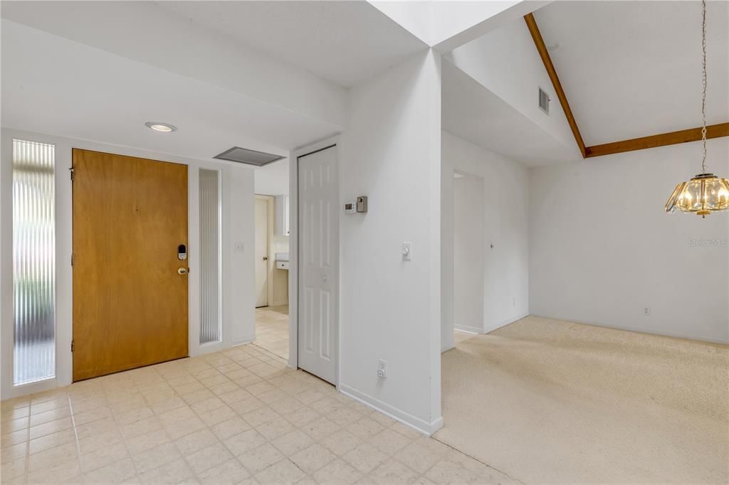 En Venta: $350,000 (2 camas, 3 baños, 1789 Pies cuadrados)