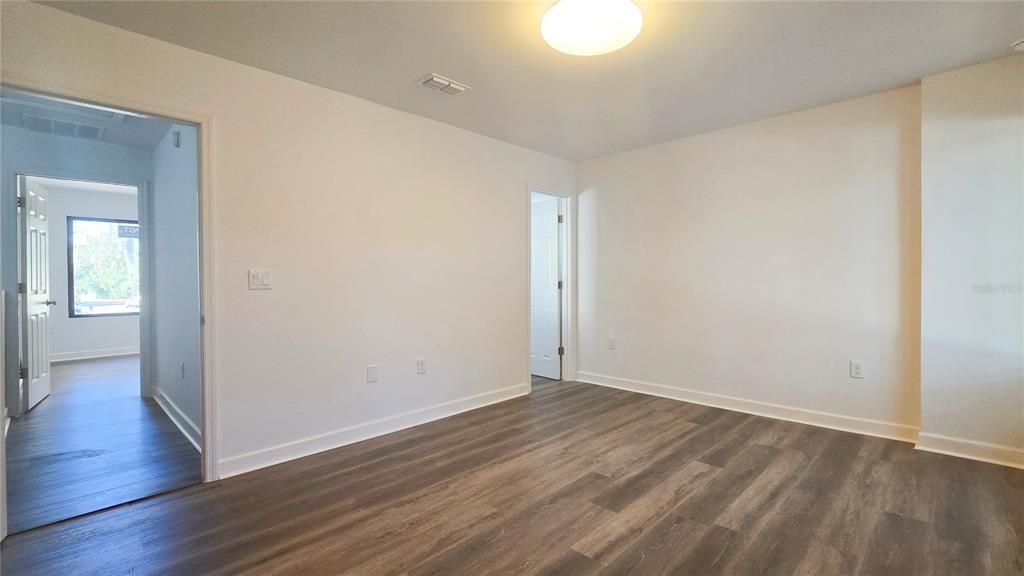 For Sale: $199,000 (2 beds, 2 baths, 1133 Square Feet)