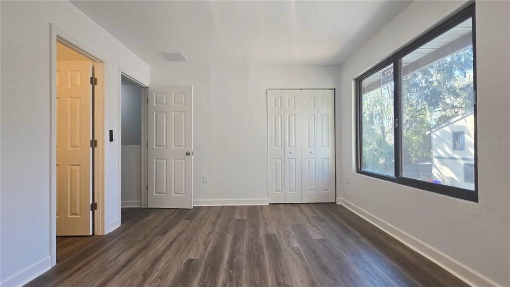 For Sale: $199,000 (2 beds, 2 baths, 1133 Square Feet)