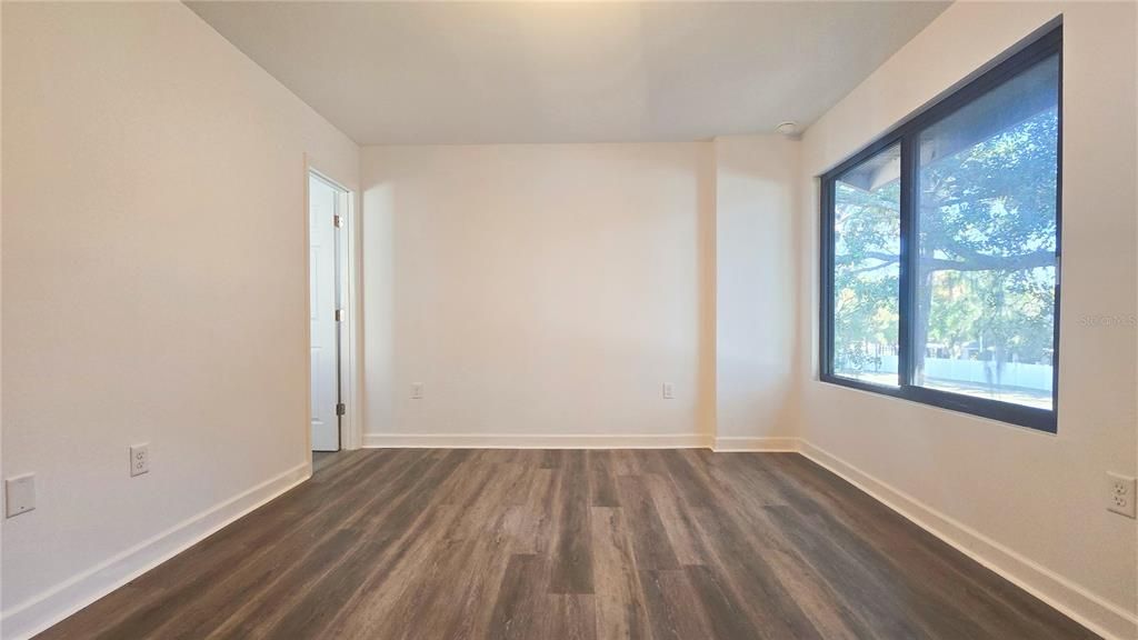 For Sale: $199,000 (2 beds, 2 baths, 1133 Square Feet)