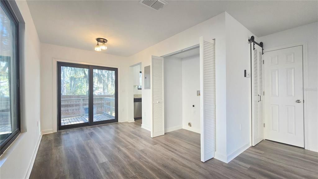 For Sale: $199,000 (2 beds, 2 baths, 1133 Square Feet)