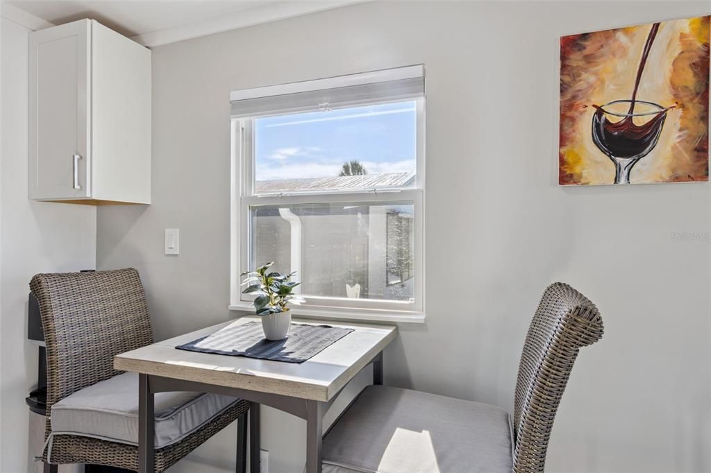 For Sale: $145,000 (1 beds, 1 baths, 678 Square Feet)