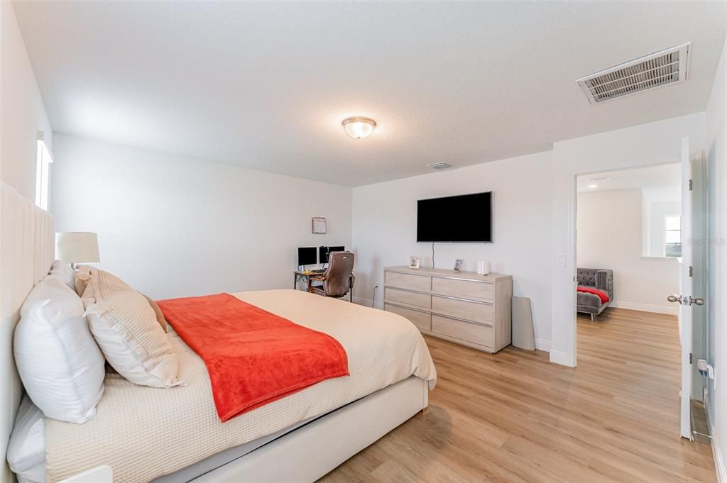 For Sale: $350,000 (4 beds, 3 baths, 2739 Square Feet)