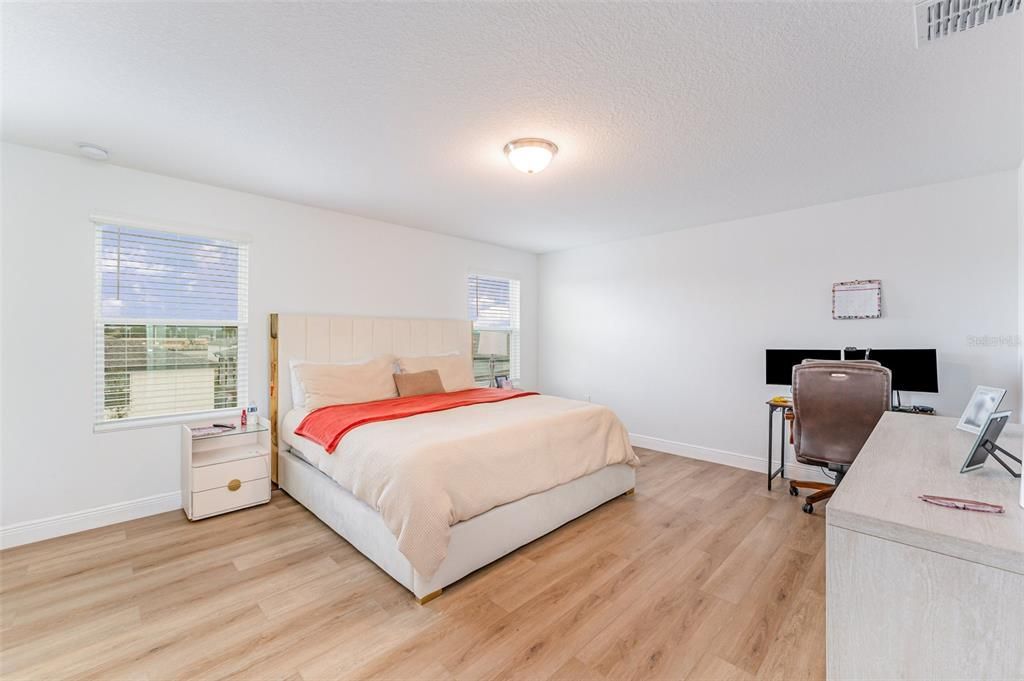 For Sale: $350,000 (4 beds, 3 baths, 2739 Square Feet)