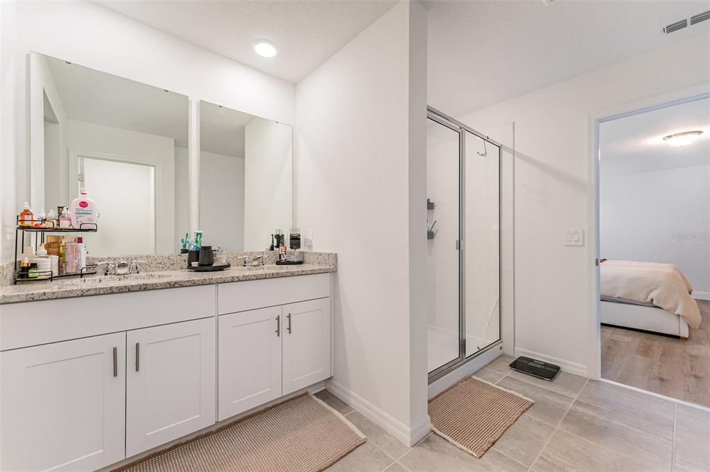 For Sale: $350,000 (4 beds, 3 baths, 2739 Square Feet)