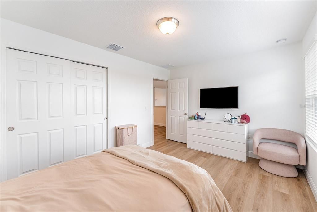 For Sale: $350,000 (4 beds, 3 baths, 2739 Square Feet)