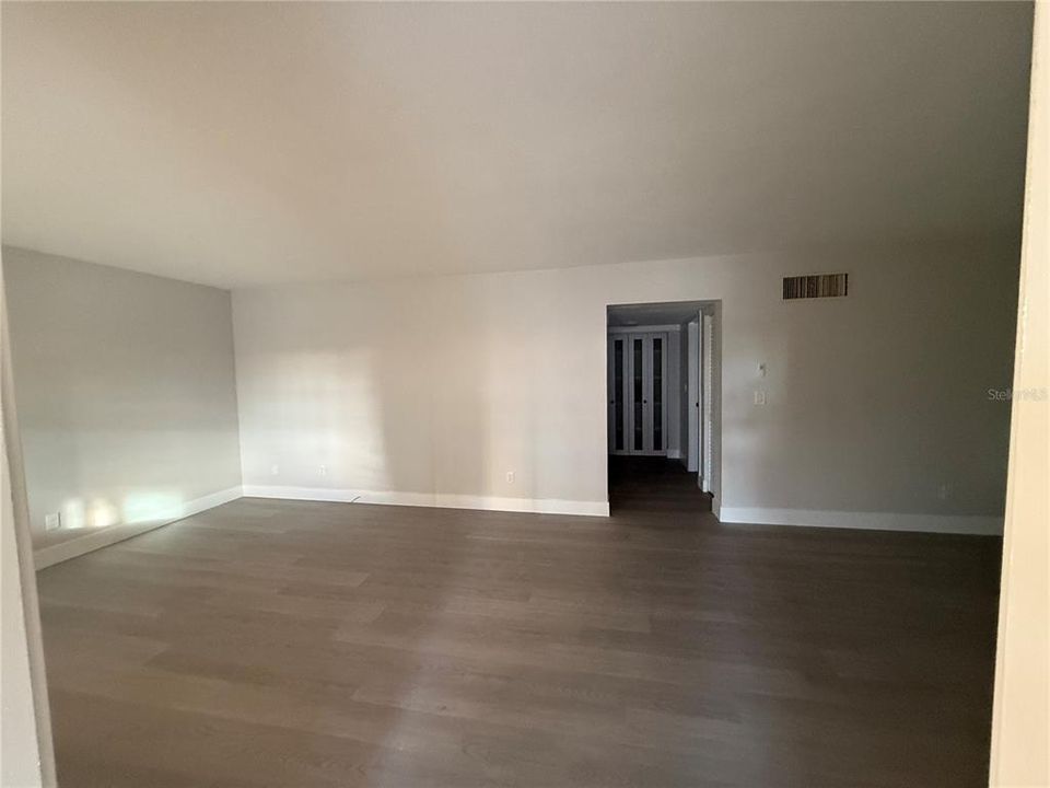 出租: $1,950 (2 贝兹, 2 浴室, 1055 平方英尺)