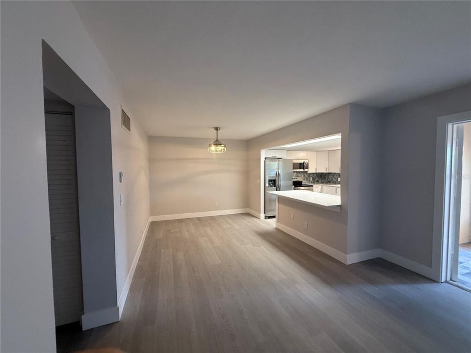 出租: $1,950 (2 贝兹, 2 浴室, 1055 平方英尺)