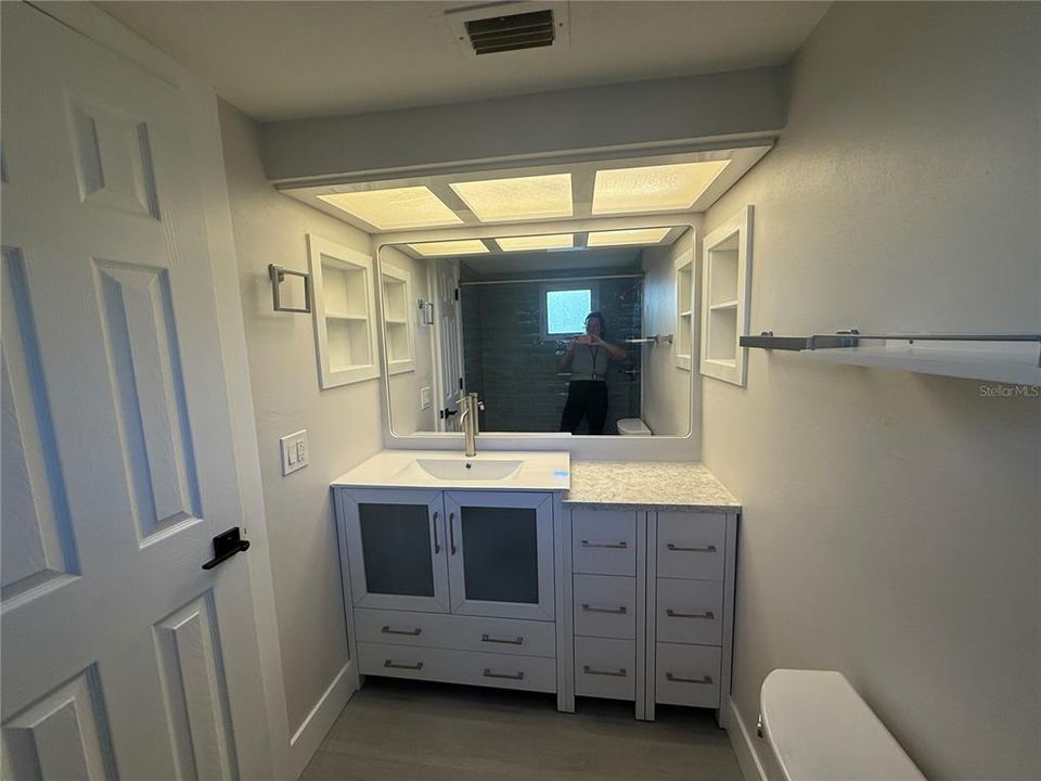 出租: $1,950 (2 贝兹, 2 浴室, 1055 平方英尺)