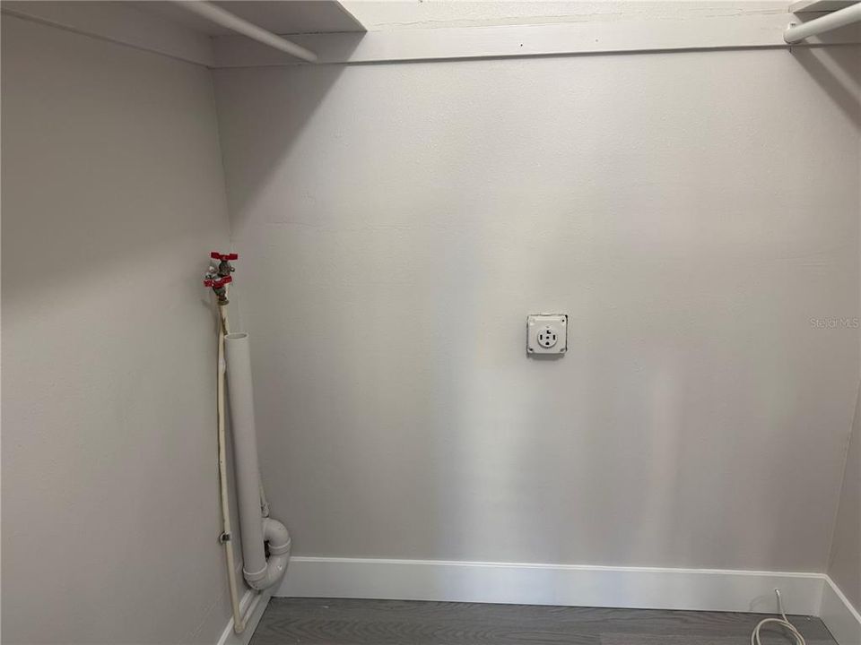 出租: $1,950 (2 贝兹, 2 浴室, 1055 平方英尺)