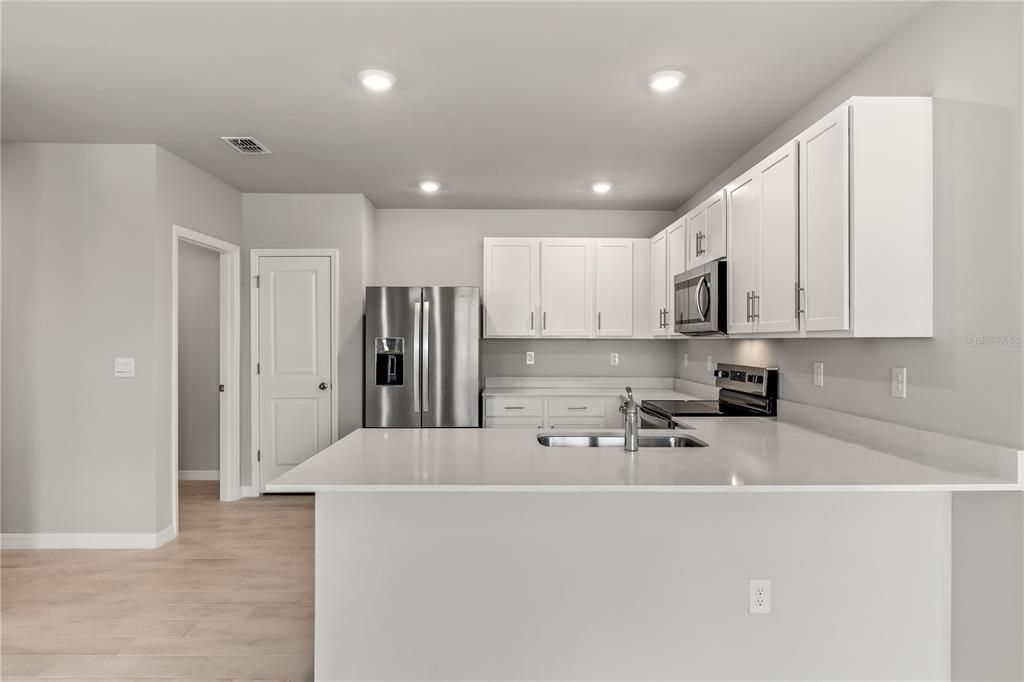 待售: $259,999 (2 贝兹, 2 浴室, 1503 平方英尺)