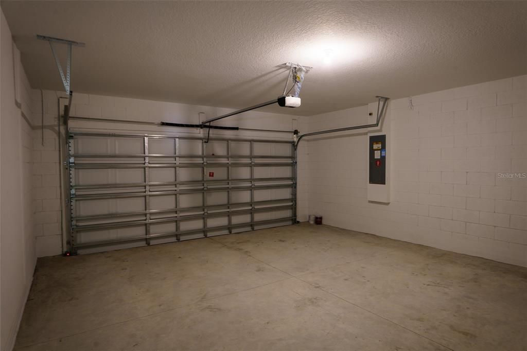 En Renta: $2,500 (4 camas, 3 baños, 1988 Pies cuadrados)