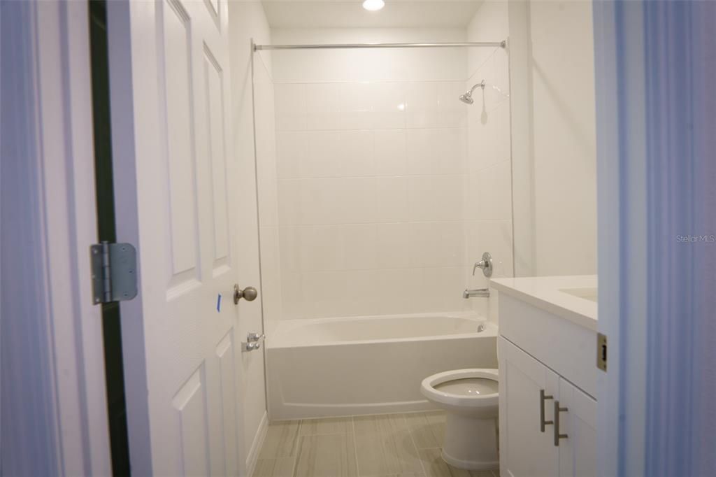 En Renta: $2,500 (4 camas, 3 baños, 1988 Pies cuadrados)