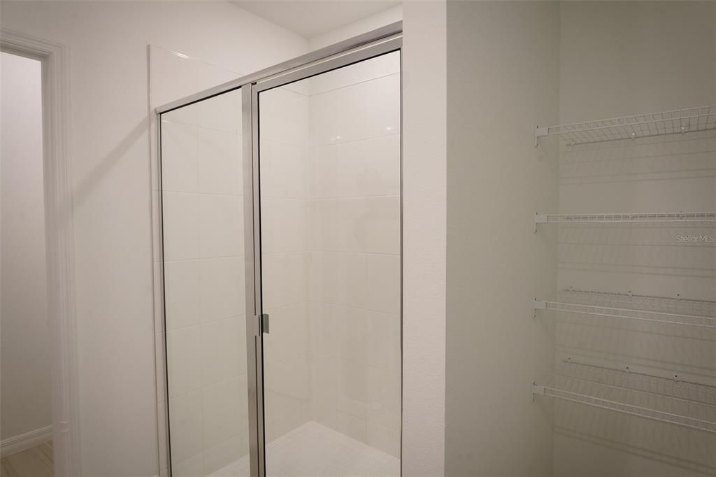 En Renta: $2,500 (4 camas, 3 baños, 1988 Pies cuadrados)