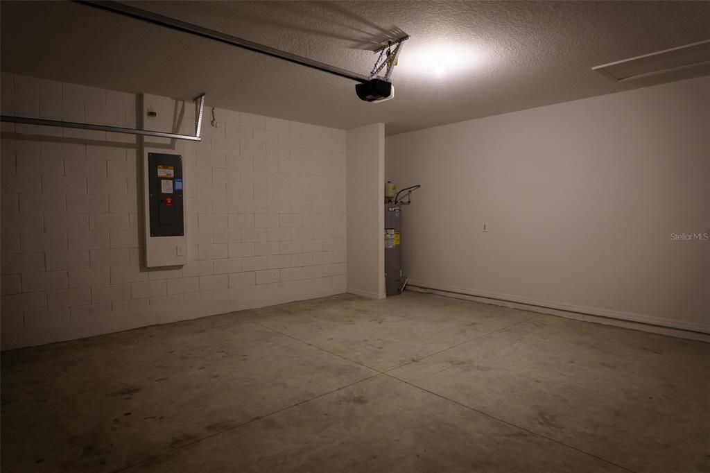 En Renta: $2,500 (4 camas, 3 baños, 1988 Pies cuadrados)