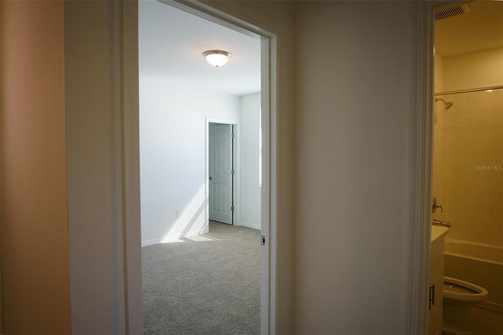 En Renta: $2,500 (4 camas, 3 baños, 1988 Pies cuadrados)