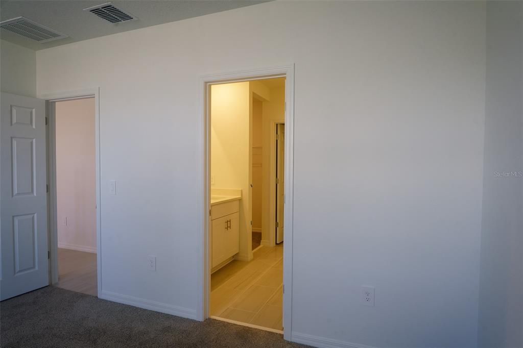 En Renta: $2,500 (4 camas, 3 baños, 1988 Pies cuadrados)