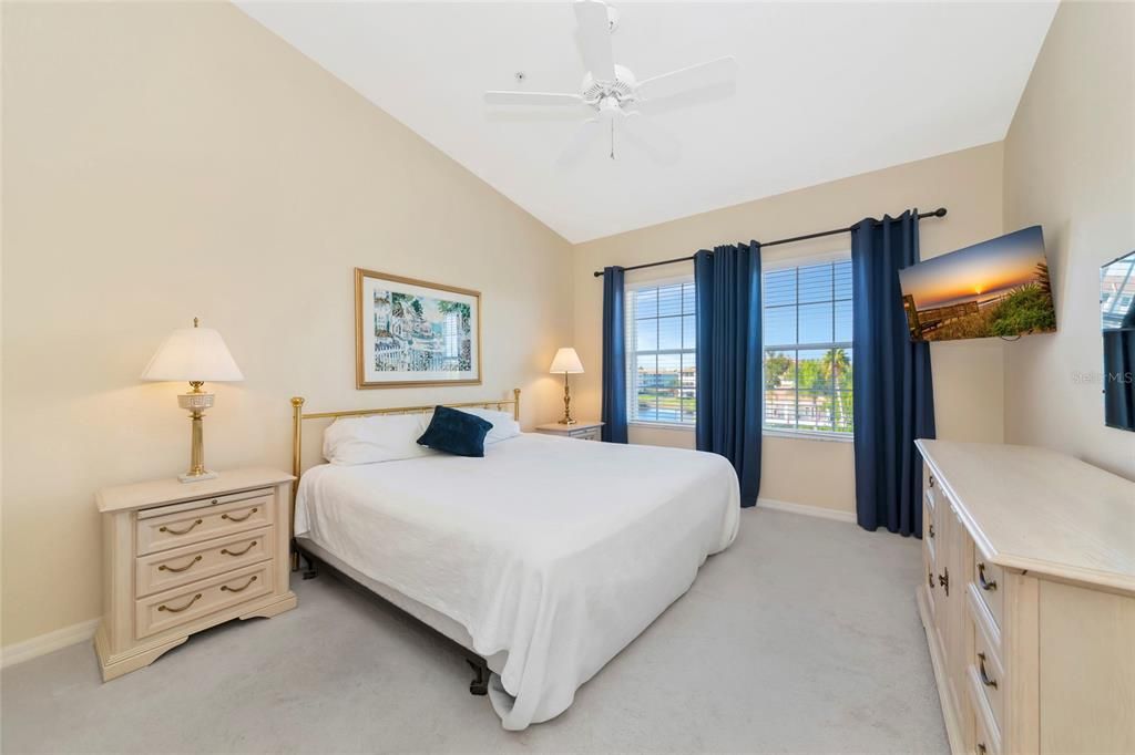 待售: $299,900 (2 贝兹, 2 浴室, 1527 平方英尺)