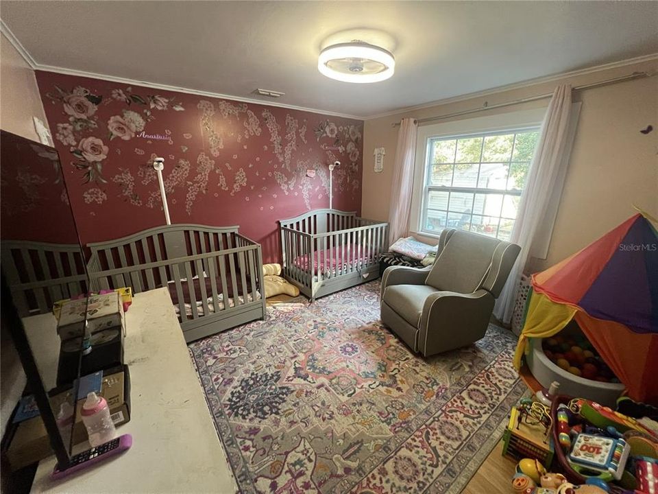 待售: $304,999 (4 贝兹, 1 浴室, 1612 平方英尺)