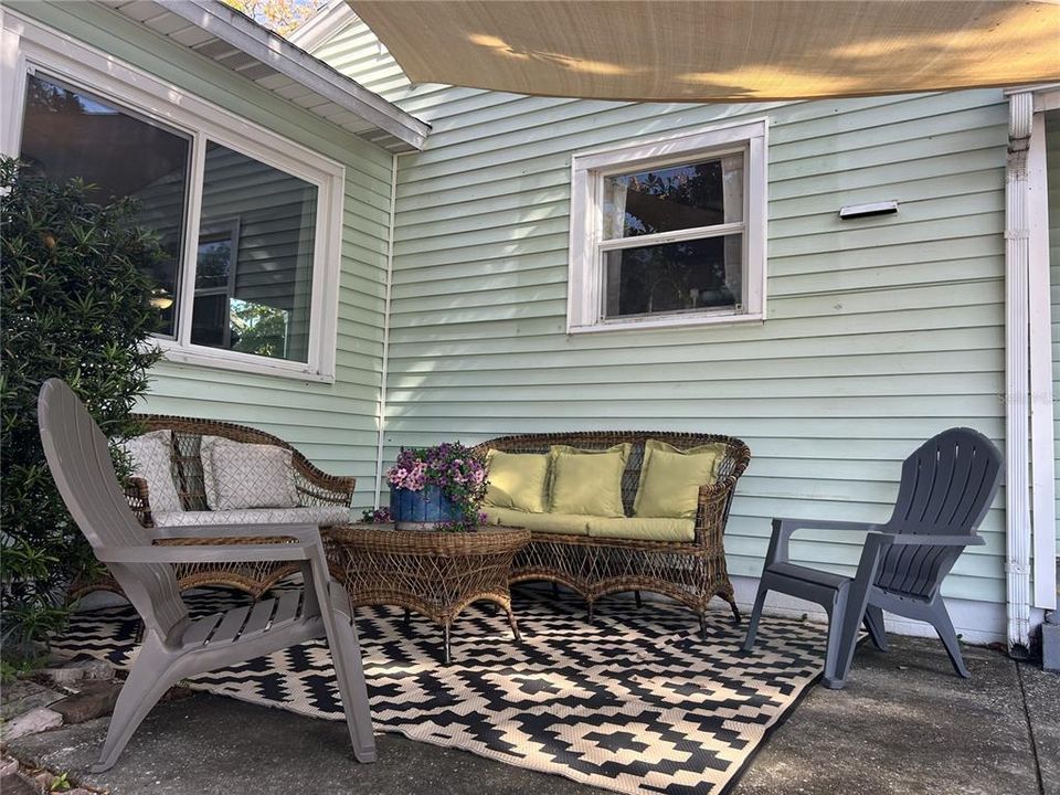 待售: $304,999 (4 贝兹, 1 浴室, 1612 平方英尺)