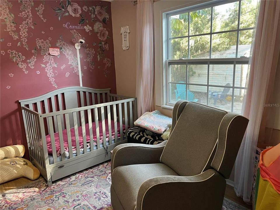 待售: $304,999 (4 贝兹, 1 浴室, 1612 平方英尺)