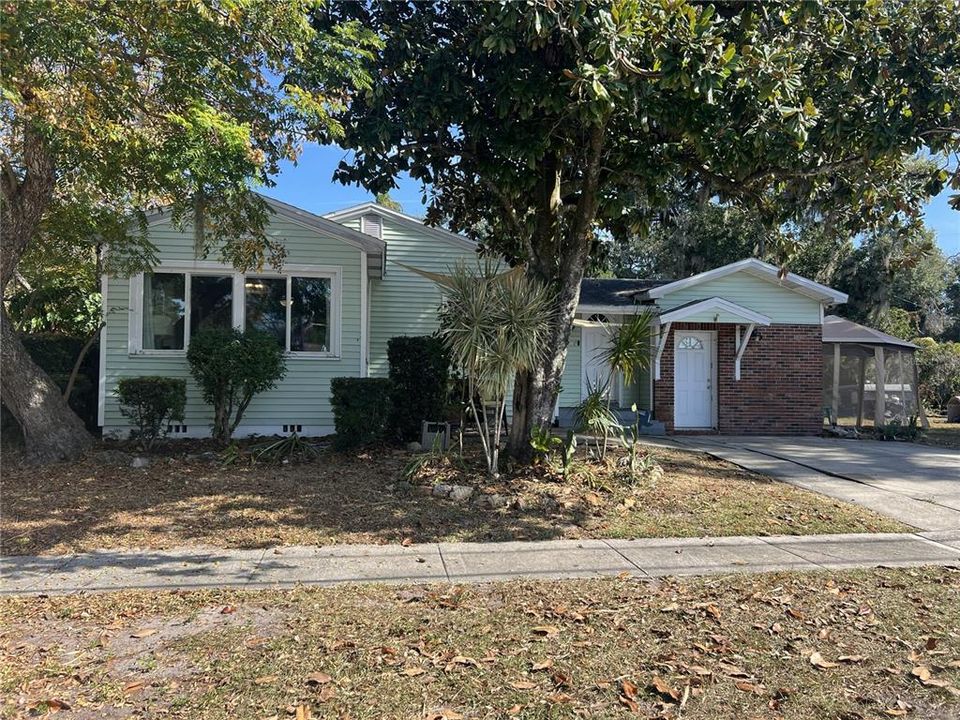 待售: $304,999 (4 贝兹, 1 浴室, 1612 平方英尺)