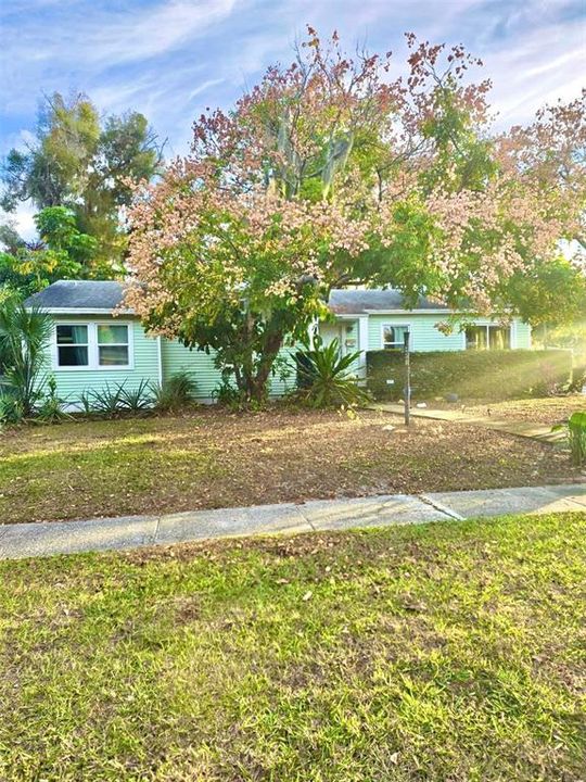 待售: $304,999 (4 贝兹, 1 浴室, 1612 平方英尺)