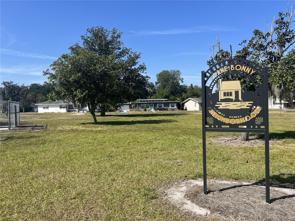 待售: $304,999 (4 贝兹, 1 浴室, 1612 平方英尺)