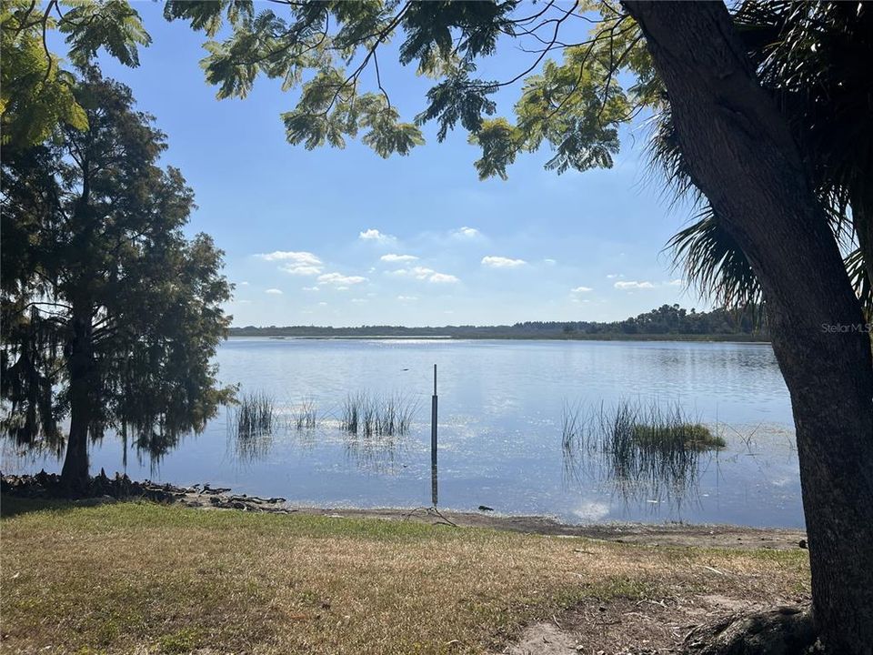 待售: $304,999 (4 贝兹, 1 浴室, 1612 平方英尺)