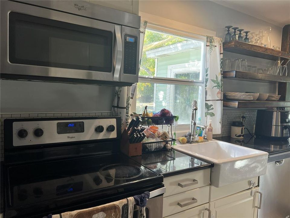 待售: $304,999 (4 贝兹, 1 浴室, 1612 平方英尺)