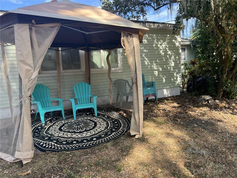 待售: $304,999 (4 贝兹, 1 浴室, 1612 平方英尺)