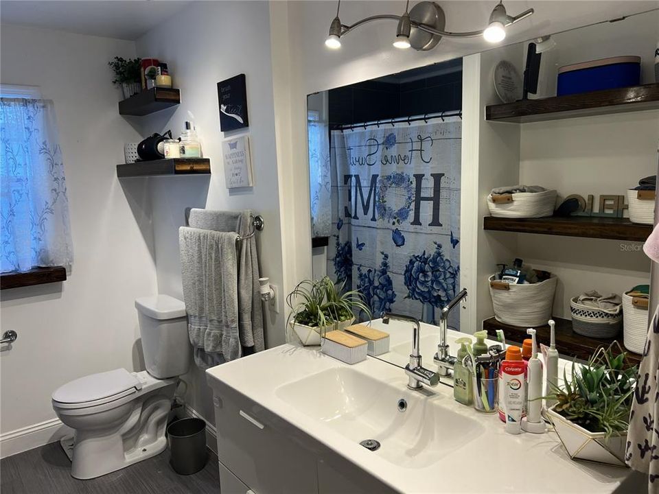 待售: $304,999 (4 贝兹, 1 浴室, 1612 平方英尺)