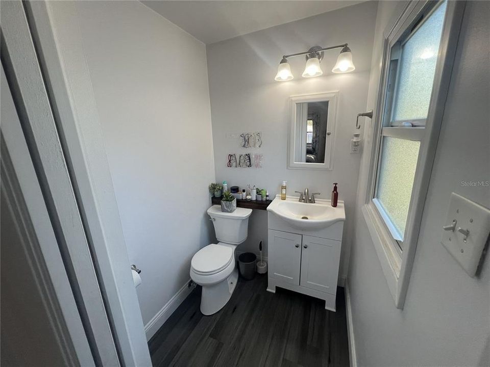 待售: $304,999 (4 贝兹, 1 浴室, 1612 平方英尺)