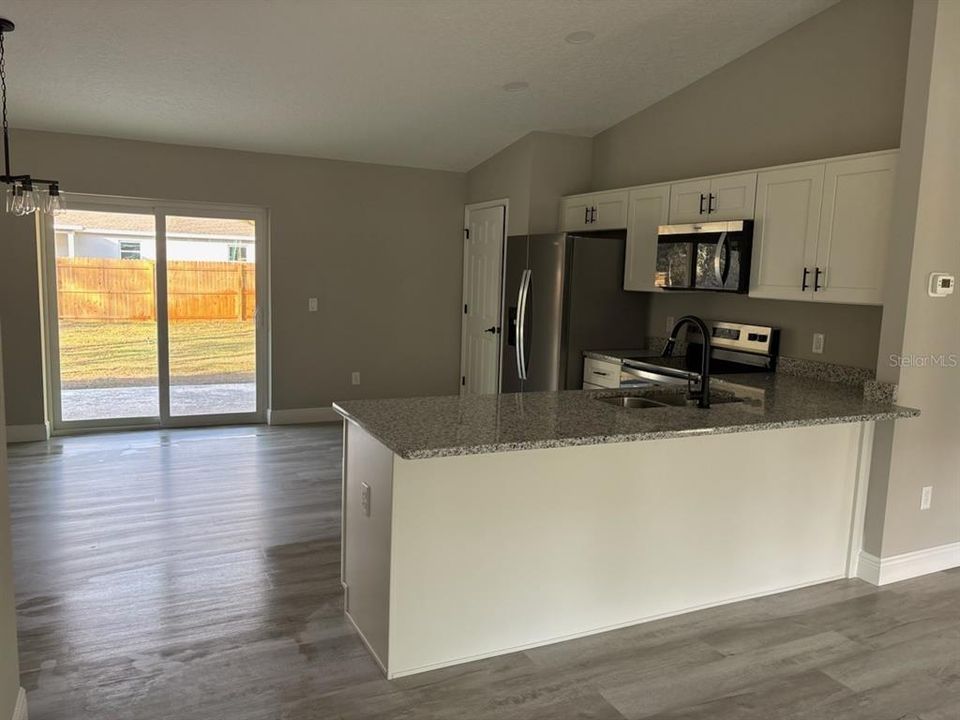 For Sale: $234,900 (3 beds, 2 baths, 1405 Square Feet)