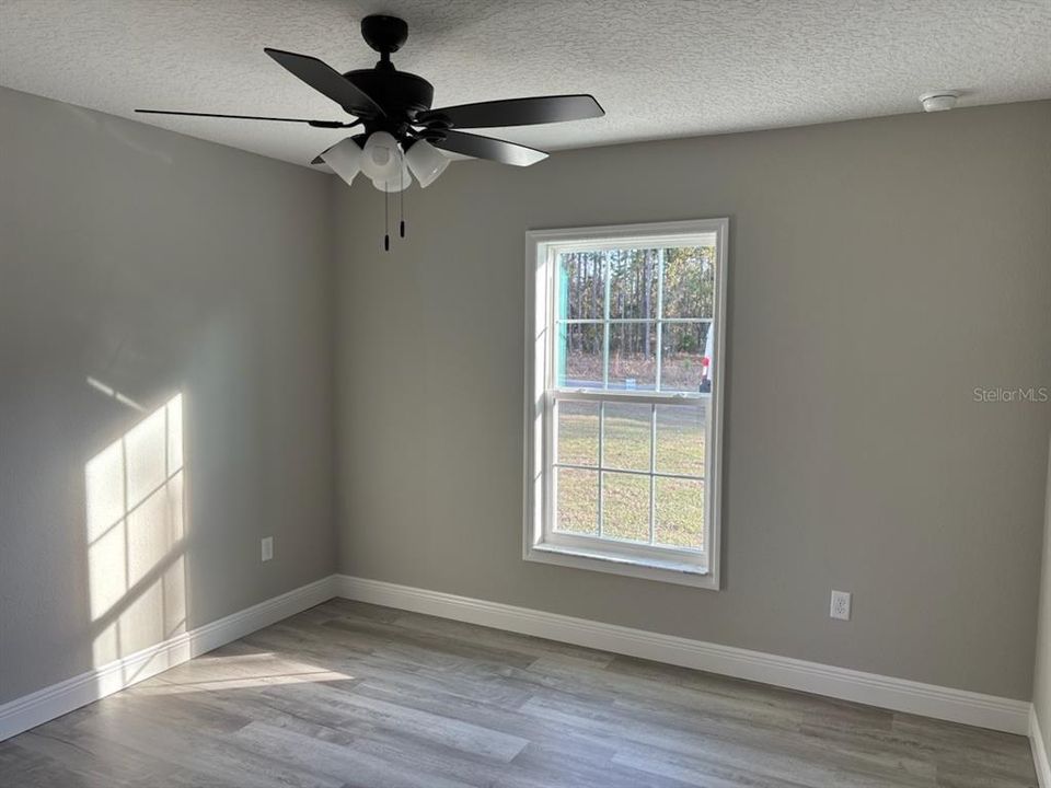 For Sale: $234,900 (3 beds, 2 baths, 1405 Square Feet)