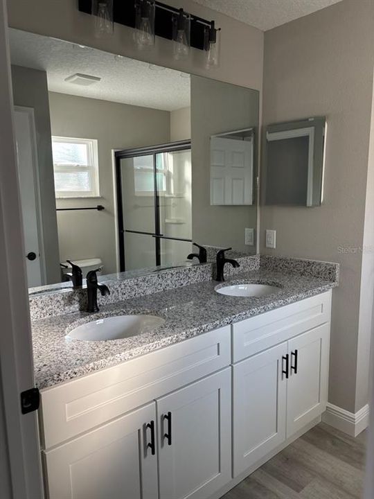 For Sale: $234,900 (3 beds, 2 baths, 1405 Square Feet)