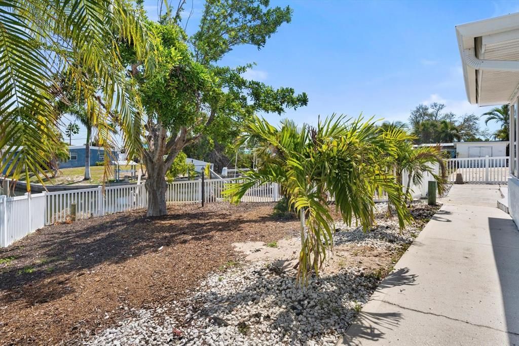 For Sale: $589,000 (3 beds, 2 baths, 1664 Square Feet)