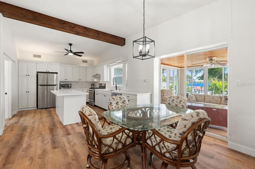 For Sale: $589,000 (3 beds, 2 baths, 1664 Square Feet)