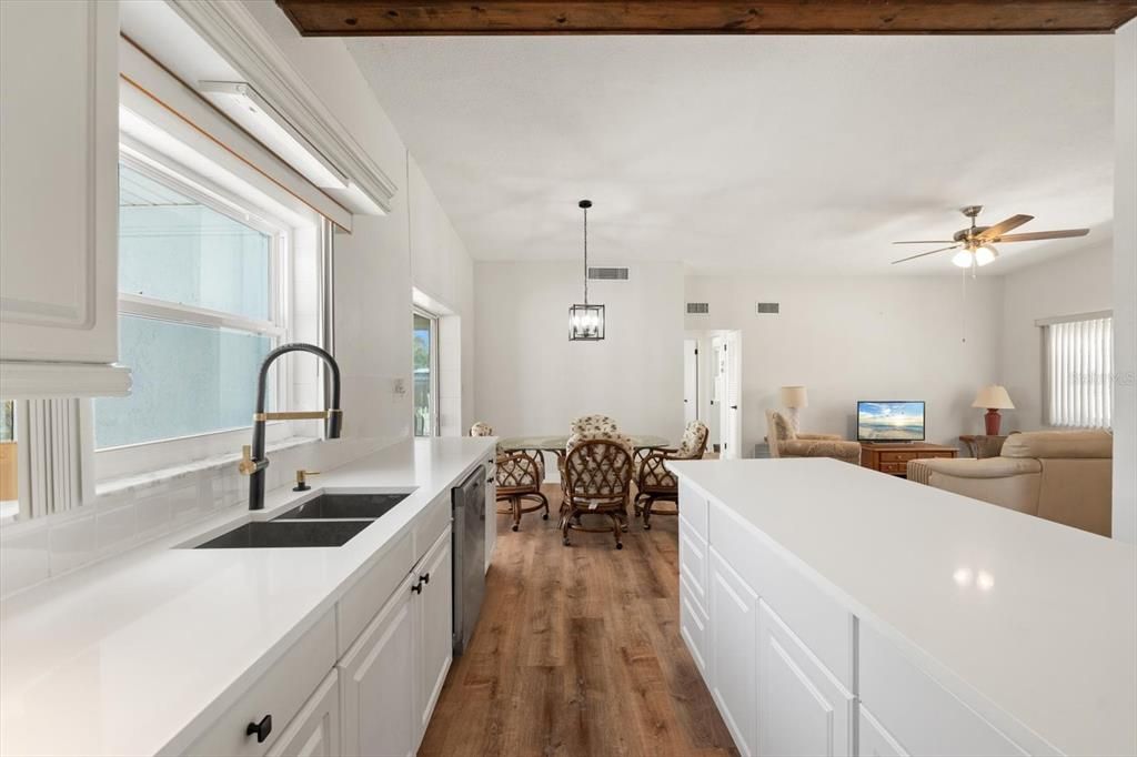 For Sale: $589,000 (3 beds, 2 baths, 1664 Square Feet)