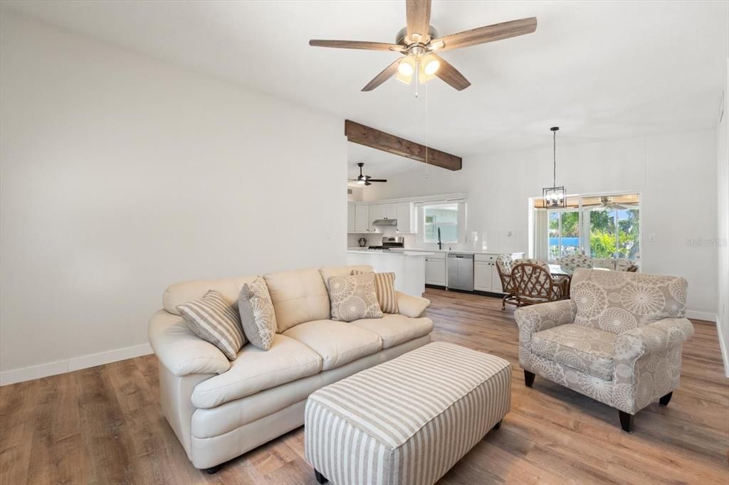 For Sale: $589,000 (3 beds, 2 baths, 1664 Square Feet)