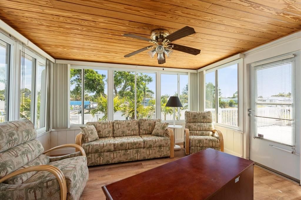 For Sale: $589,000 (3 beds, 2 baths, 1664 Square Feet)