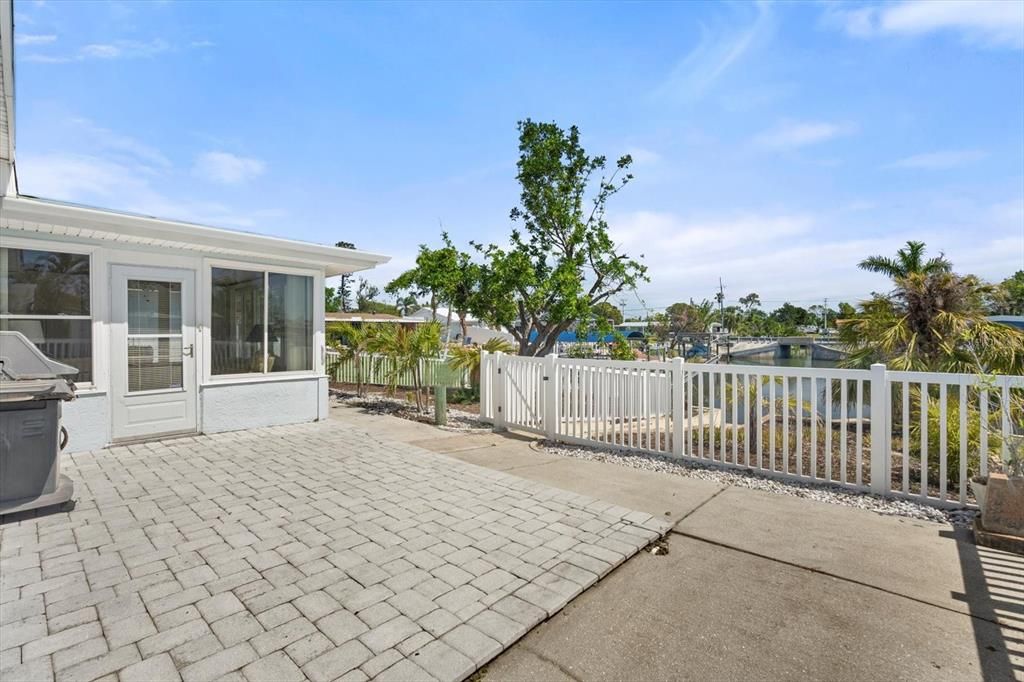 For Sale: $589,000 (3 beds, 2 baths, 1664 Square Feet)