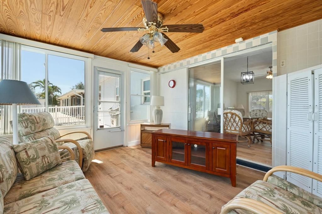 For Sale: $589,000 (3 beds, 2 baths, 1664 Square Feet)