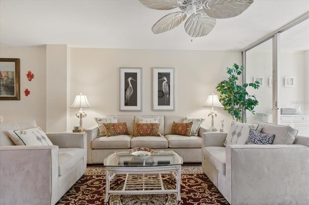 For Rent: $3,600 (2 beds, 2 baths, 900 Square Feet)