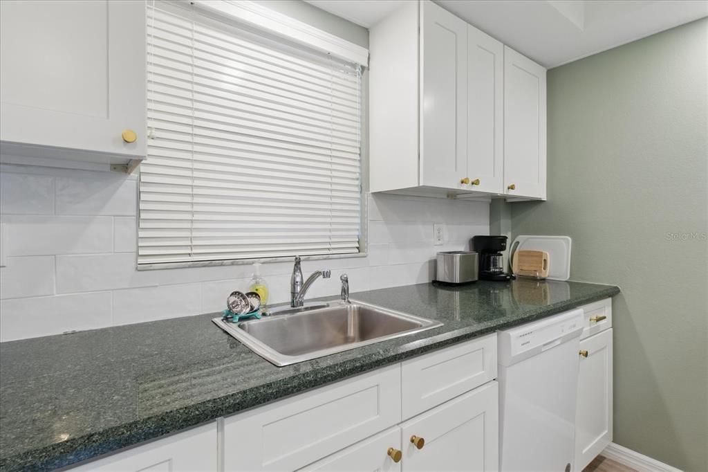 For Rent: $3,600 (2 beds, 2 baths, 900 Square Feet)