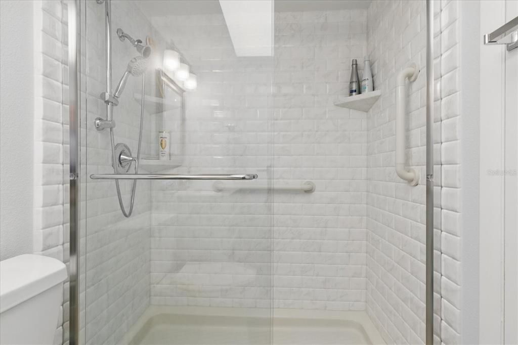 For Rent: $3,600 (2 beds, 2 baths, 900 Square Feet)