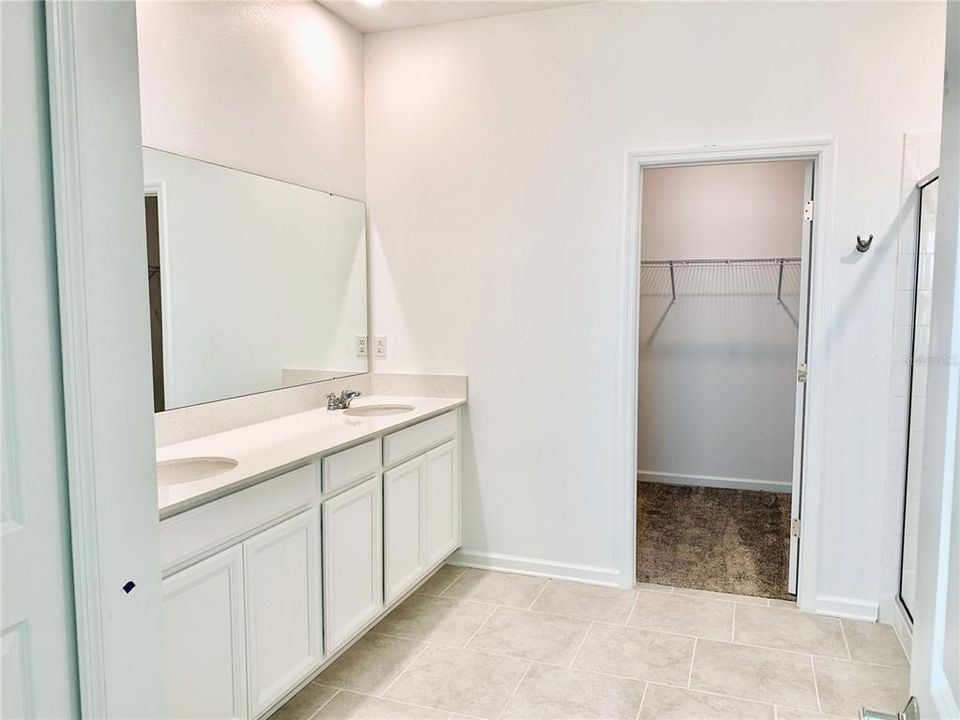 For Rent: $2,499 (4 beds, 2 baths, 2278 Square Feet)