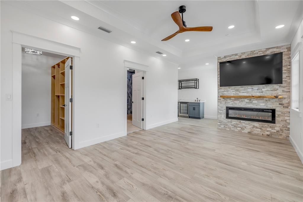 En Venta: $2,200,000 (4 camas, 3 baños, 2431 Pies cuadrados)