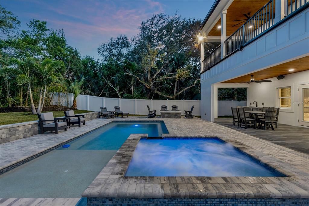 En Venta: $2,200,000 (4 camas, 3 baños, 2431 Pies cuadrados)